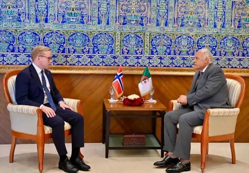 السيد عطاف يستقبل كاتب الدولة لدى وزارة الطاقة بمملكة النرويج